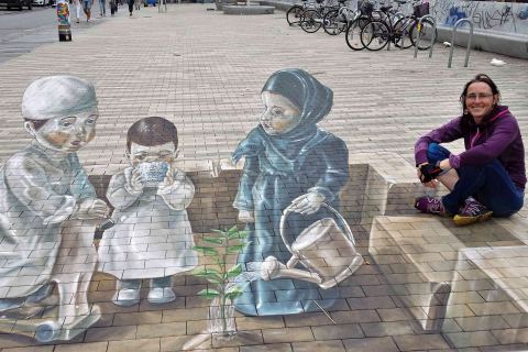 Tauche ein in die Dresdner Neustadt – ein Viertel voller Street-Art, Kultur und Nachtleben, das seine eigene Geschichte erzählt