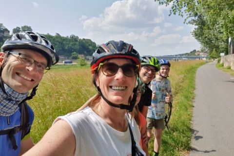 Radfahren, Urlaub, Aktivurlaub, Dresden, Stadtführung, Fahrradtour, Natur, Umweltfreundlich, Fitness, Entspannung, Abenteuer, Flexibilität, lokale Kultur, Sehenswürdigkeiten, Elbe, Nachhaltigkeit, Freiheit, Erholung, Reiseerlebnis