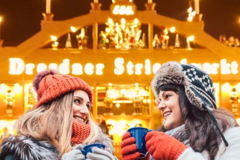 Feiere den 590. Striezelmarkt in Dresden und entdecke die schönsten Weihnachtsmärkte der Stadt mit der Weihnachtsmarkt Dresden Tour. Glühweintour, Adventserlebnis und mehr